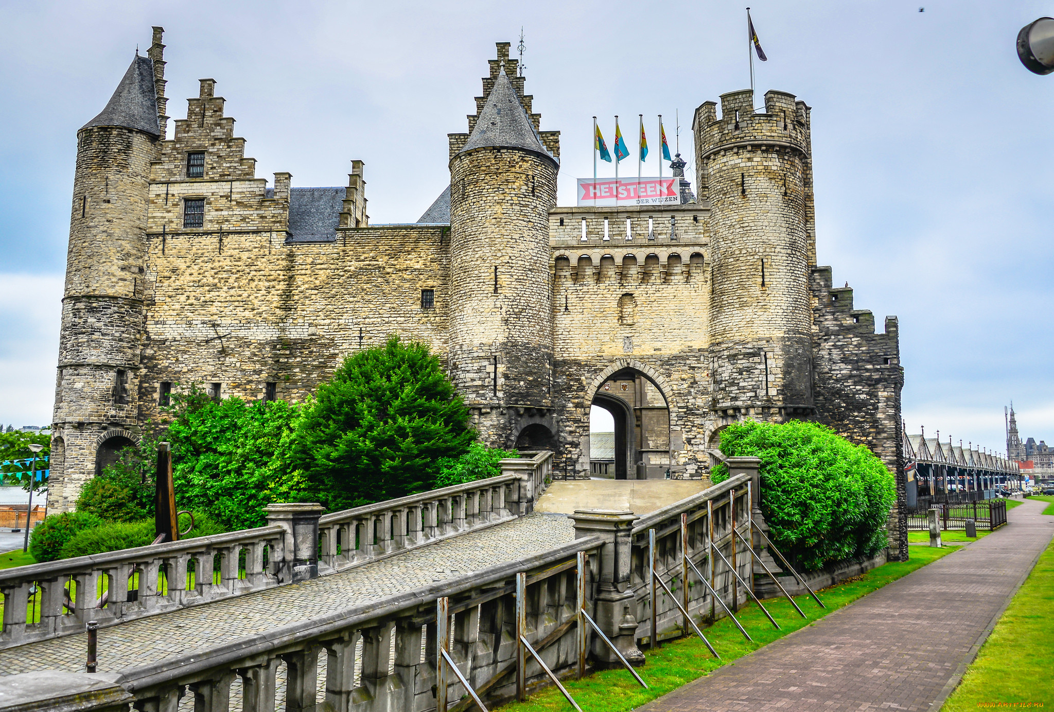Замок сх. Замок стен Антверпен. Замок Оттиньи, Бельгия. Замок Антверпен Бельгия. Замок крепость Антверпен.